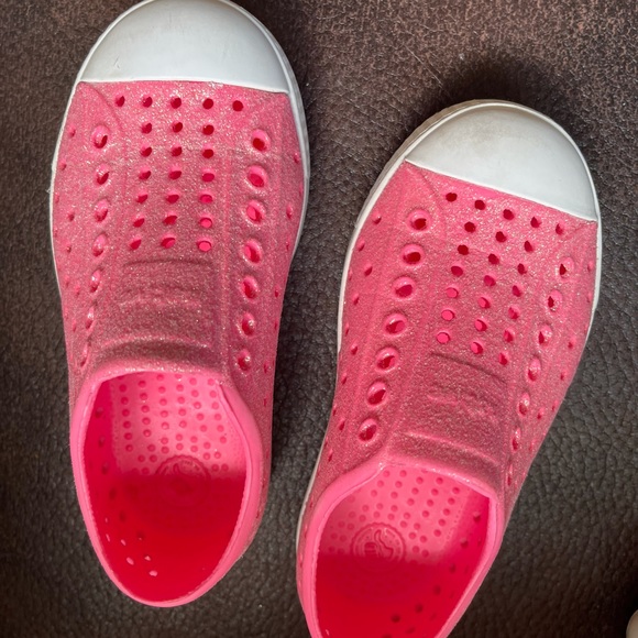 Native Jefferson bling size 9 EUC - Picture 1 of 2